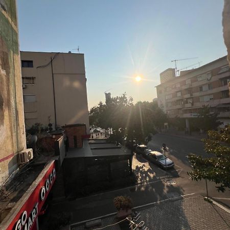 Charles City Center Tirana Extérieur photo