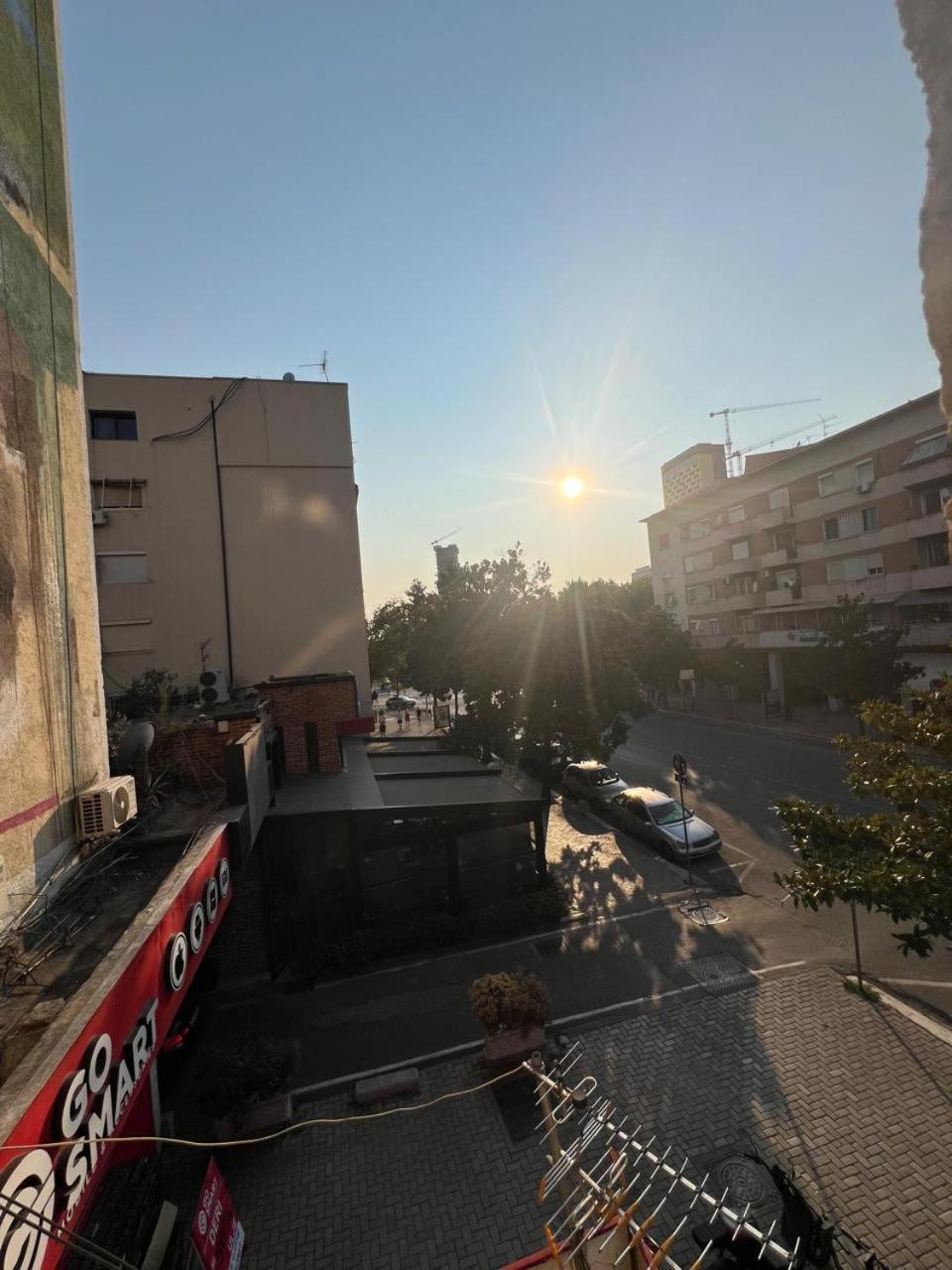 Charles City Center Tirana Extérieur photo
